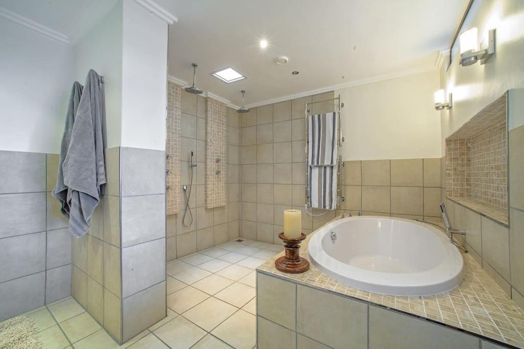 Sensiri Orca Villa Langebaan
